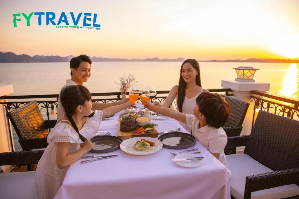 Vinpearl Resort & Spa Hạ Long Vinpearl Resort & Spa Hạ Long