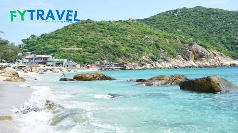 Tour Du Lịch Đảo Bình Hưng: Bãi đá Trứng - Vịnh Đá Vách - Hang Yến - Bãi Me - Hòn Sam - Nước Đổ Tour Du Lịch Đảo Bình Hưng: Bãi đá Trứng - Vịnh Đá Vách - Hang Yến - Bãi Me - Hòn Sam - Nước Đổ